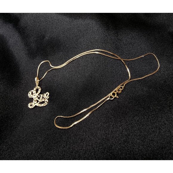14K Solid Gold Chain Necklace With "Love" Script Pendant Elegant Design - Picture 5 of 6